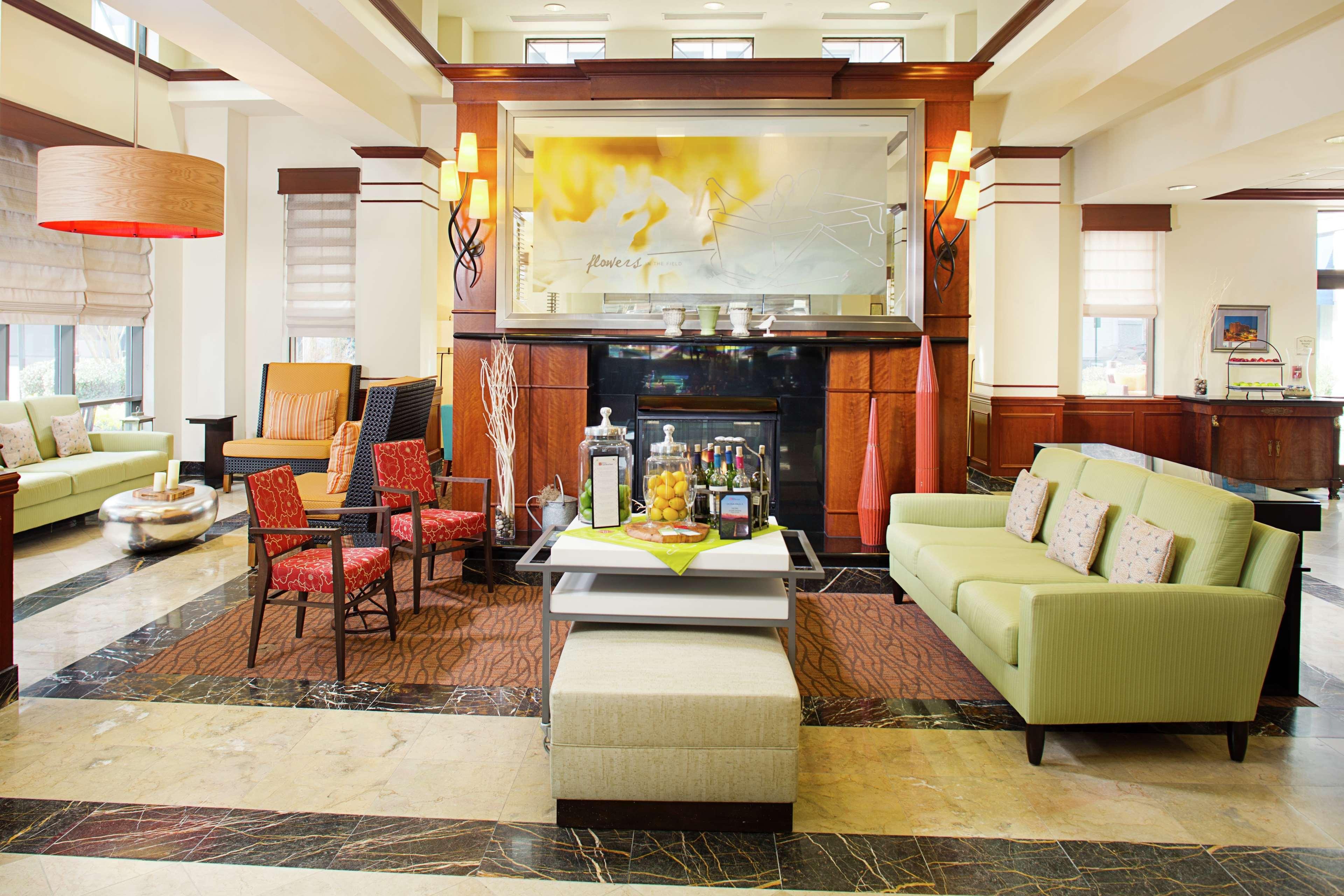 Hilton Garden Inn Virginia Beach Town Center Buitenkant foto