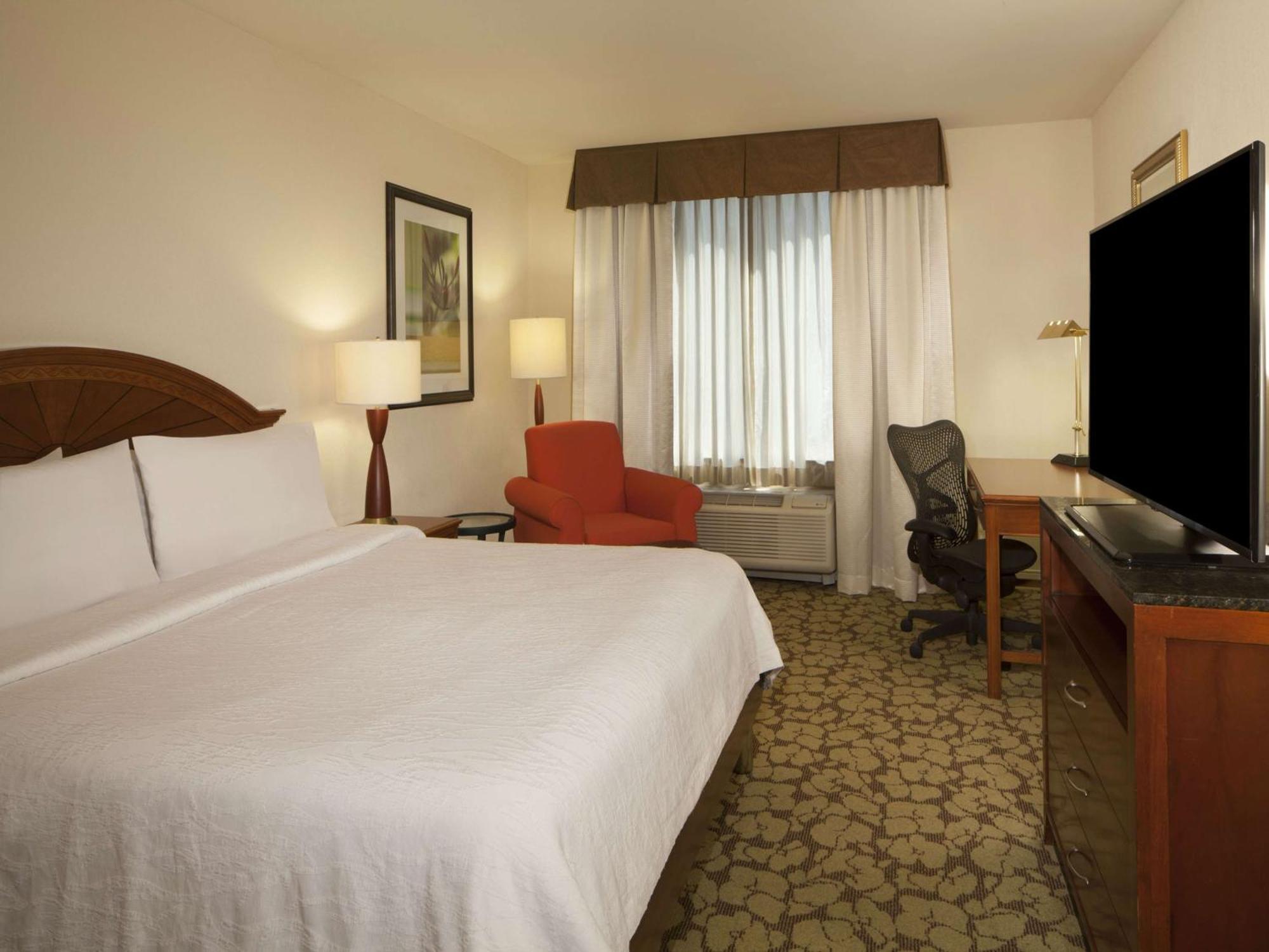 Hilton Garden Inn Virginia Beach Town Center Buitenkant foto