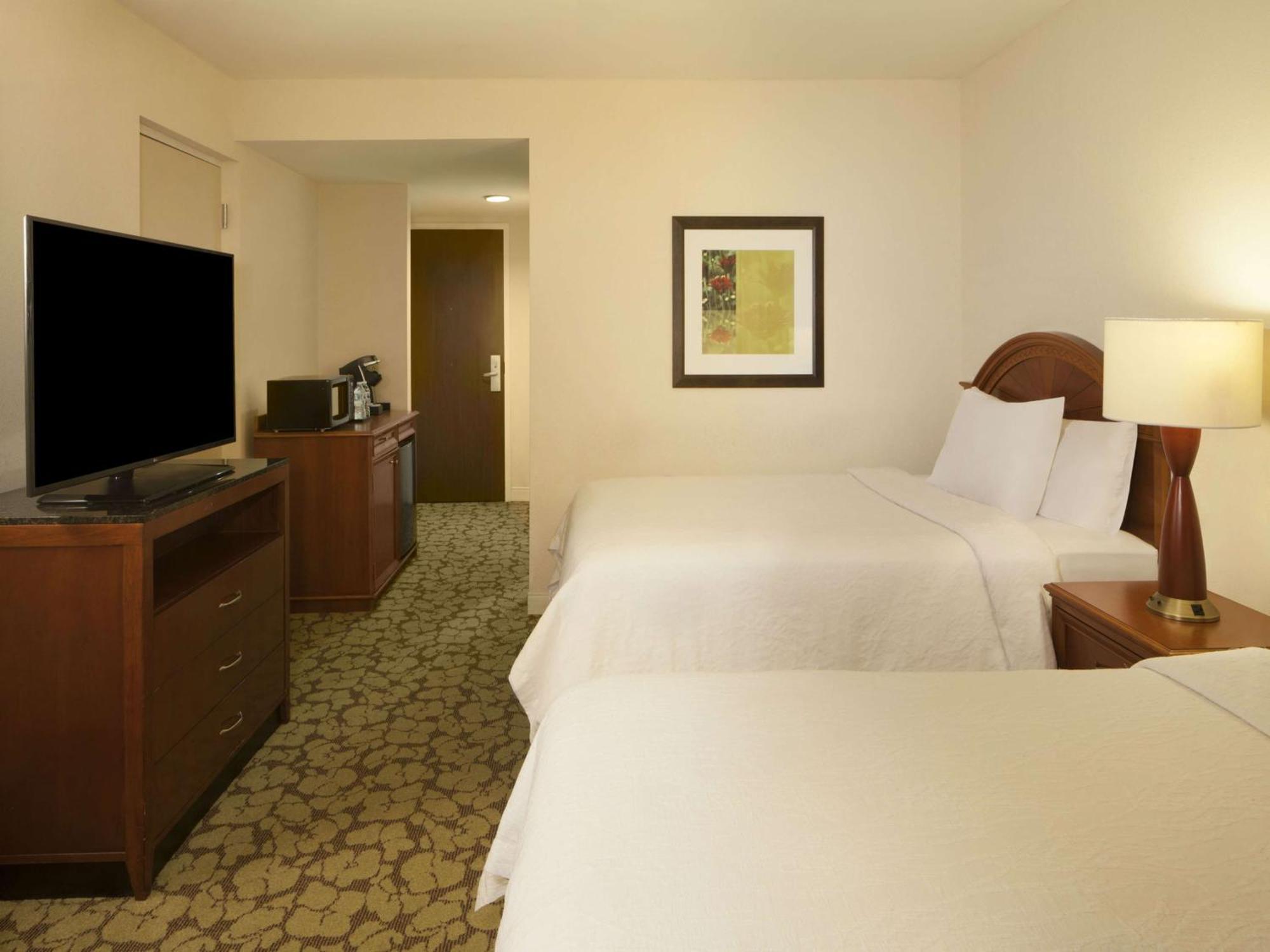 Hilton Garden Inn Virginia Beach Town Center Buitenkant foto
