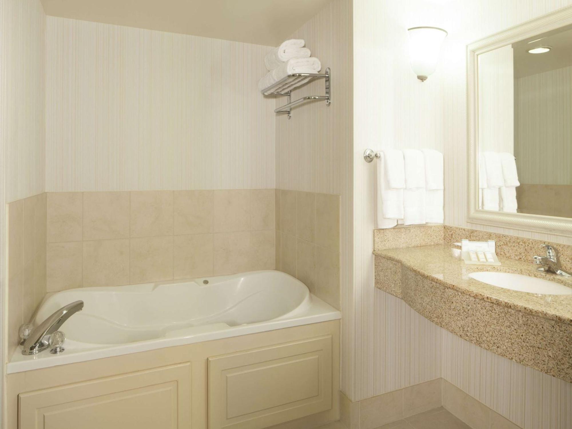 Hilton Garden Inn Virginia Beach Town Center Buitenkant foto