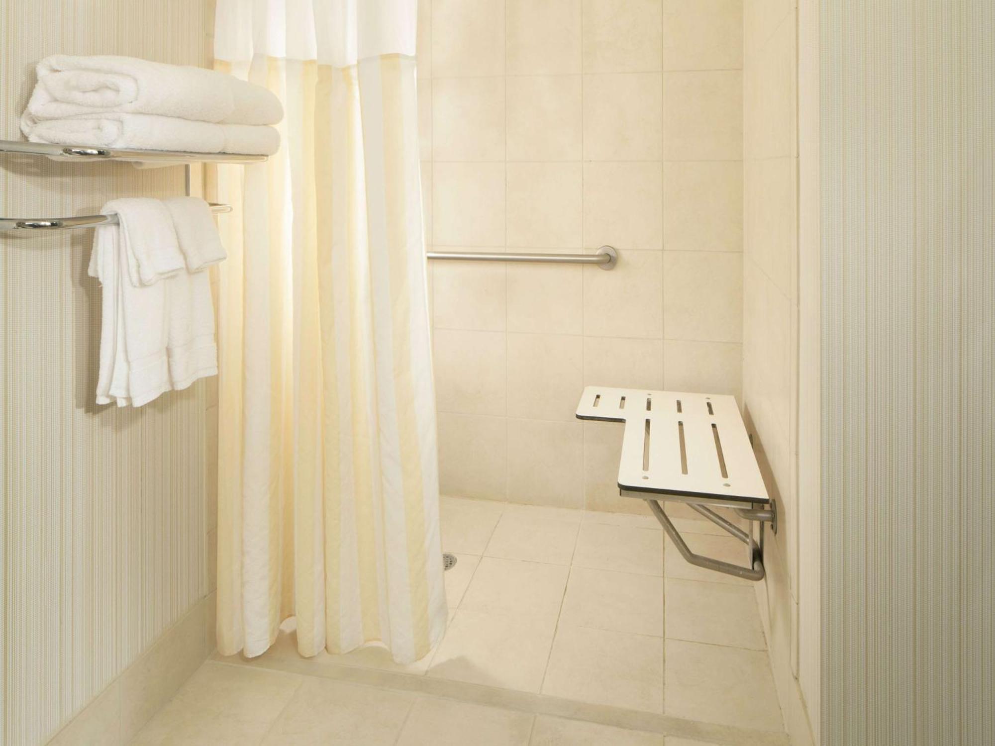 Hilton Garden Inn Virginia Beach Town Center Buitenkant foto