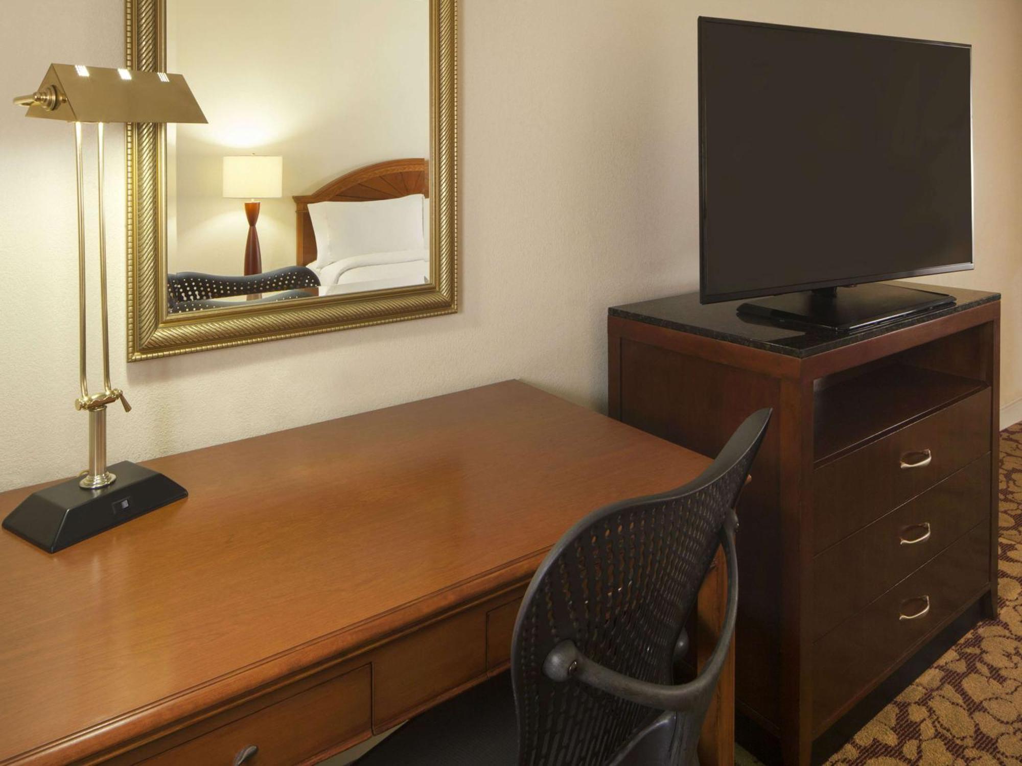 Hilton Garden Inn Virginia Beach Town Center Buitenkant foto