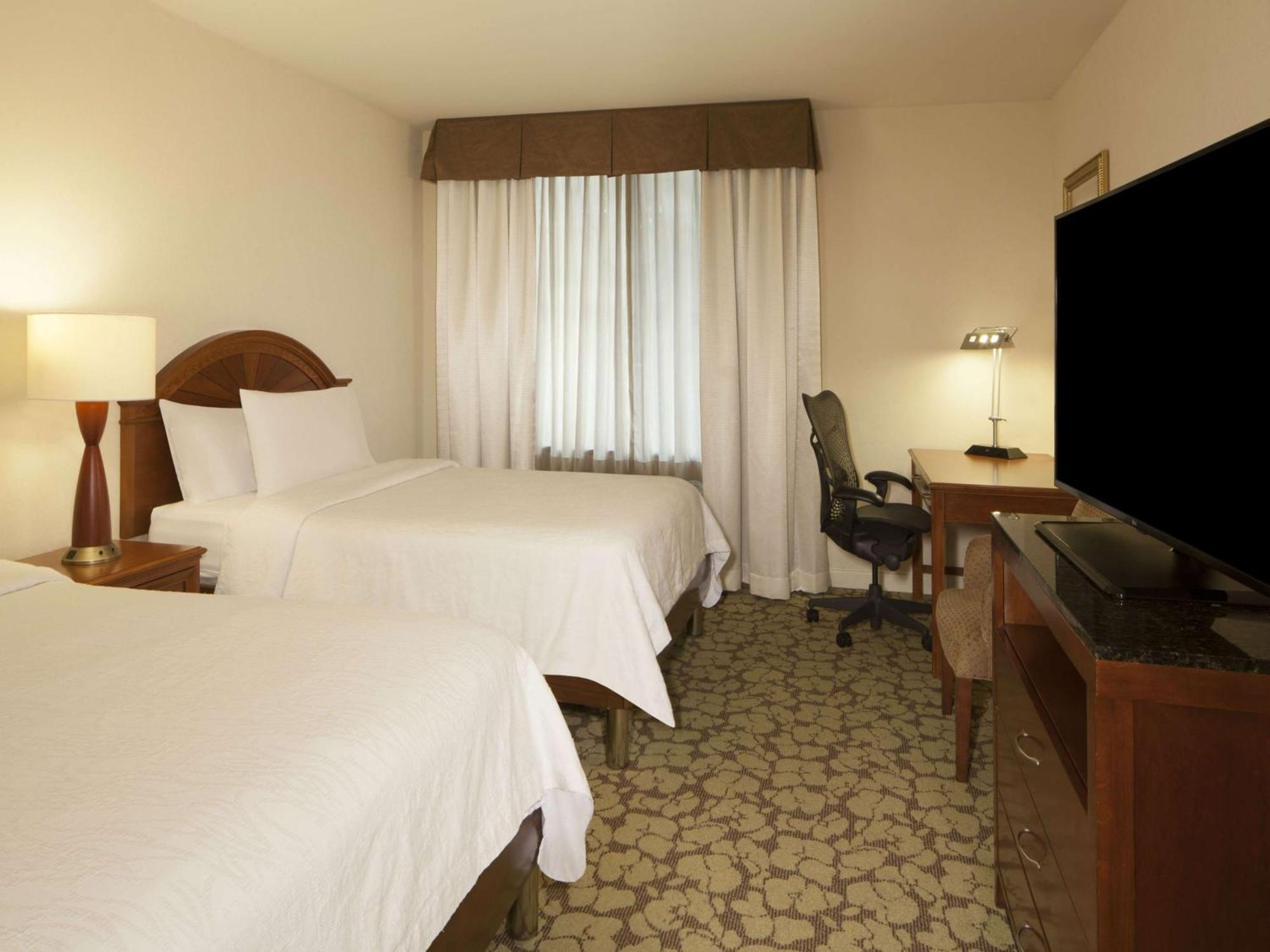 Hilton Garden Inn Virginia Beach Town Center Buitenkant foto